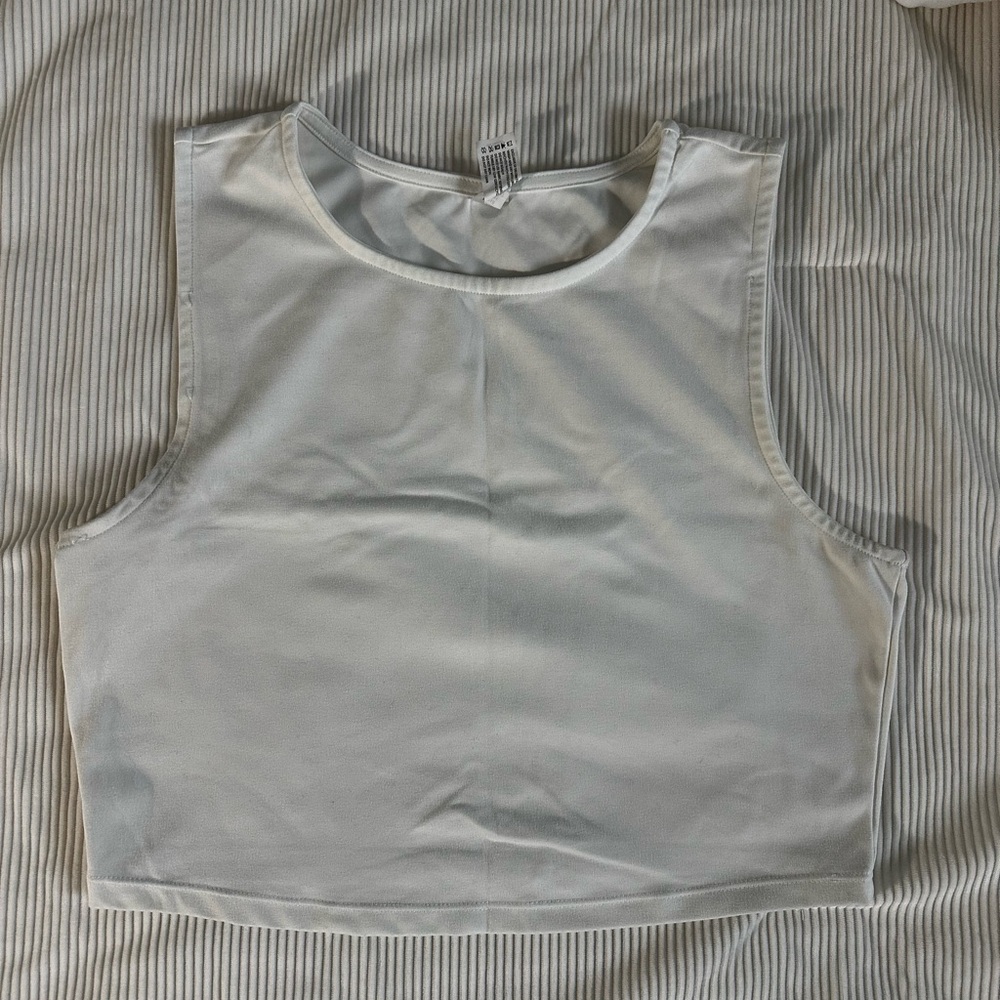 Yogalicious White Sleeveless Crop Tank